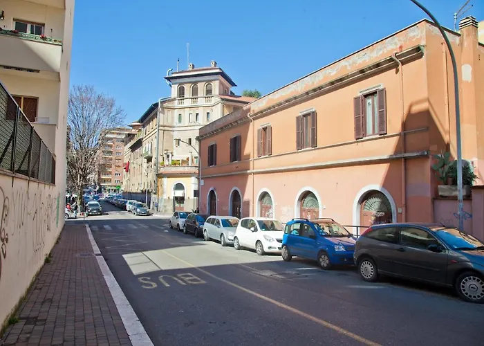 Porta Portese Colorful Flat דירה *