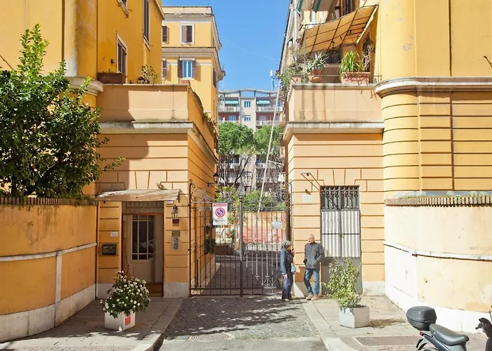 Porta Portese Colorful Flat דירה